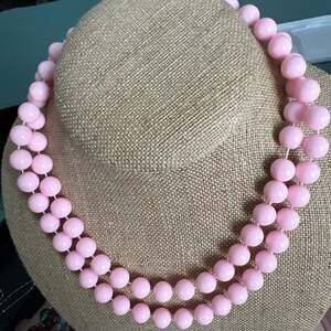 Vintage 1950s Pink Lucite Beaded Necklace